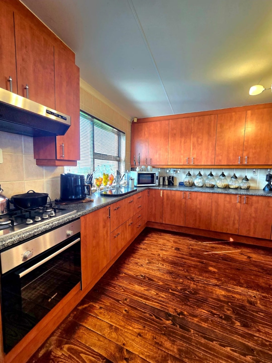 4 Bedroom Property for Sale in Paradise Beach Eastern Cape